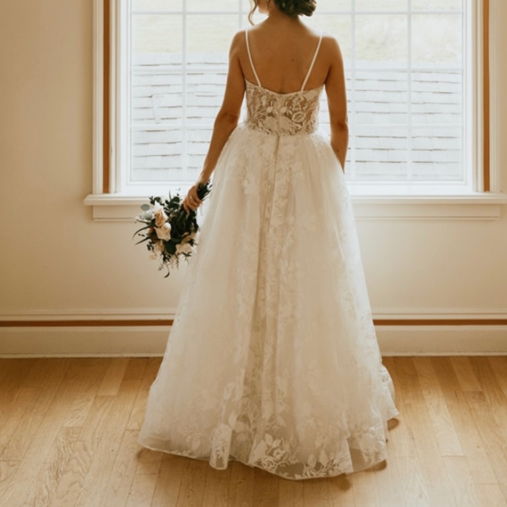 Wedding dress